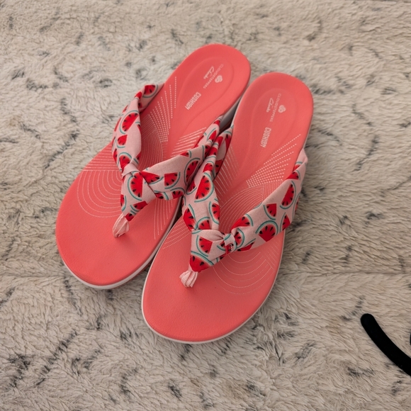 Clarks Cloudsteppers Women's Watermelon Flip Flop Sandals Sz 8 Pink White Coral - Picture 1 of 5